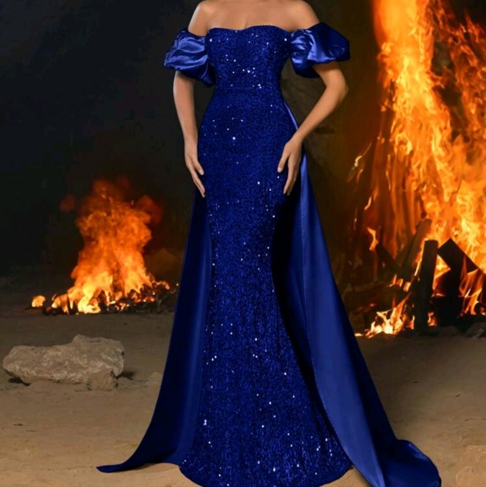 Elegant Blue Evening Gown